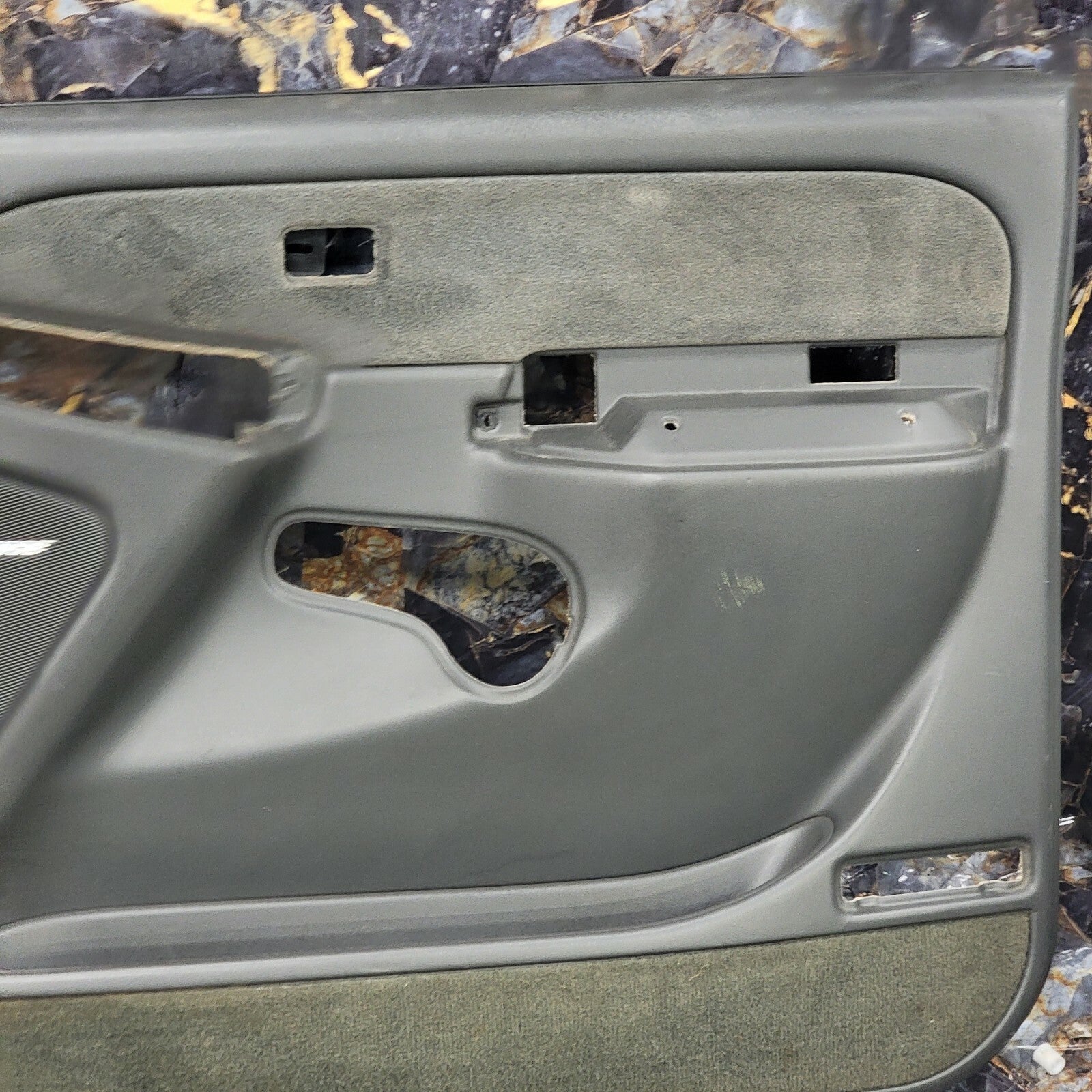 🔥03-06 Silverado SIERRA Door Panel Front RIGHT Passenger/No Arm DARK GRAY D5