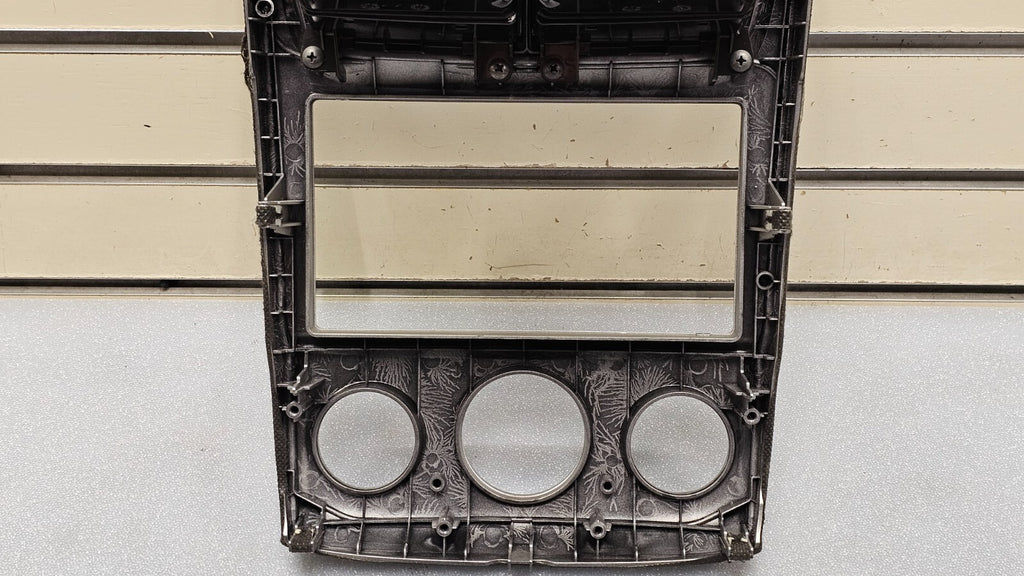 05-09 SPORTAGE CENTER DASH RADIO STEREO BEZEL TRIM PANEL CLIMATE CONTROL SILVER