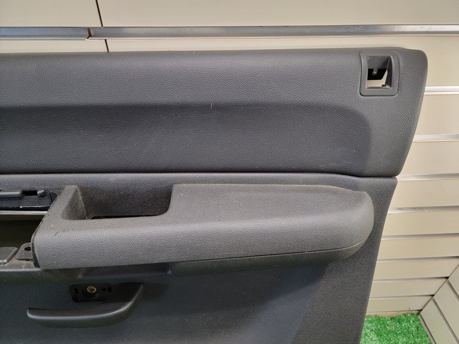 🔥07-09 Chevrolet Silverado GMC Sierra Door Panel Passenger Right side black D19