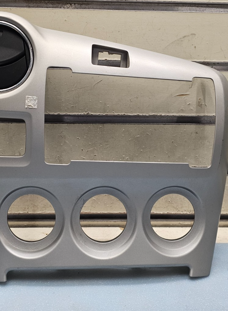 🔥09-13 Toyota Matrix / Pontiac Vibe Dash Radio Bezel Gray Silver Trim OEM