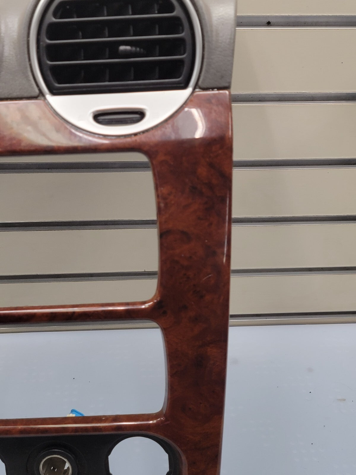 🔥03 - 08 GMC ENVOY XL WOODGRAIN FRONT UPPER RADIO DASH VENT BEZEL TRIM B45