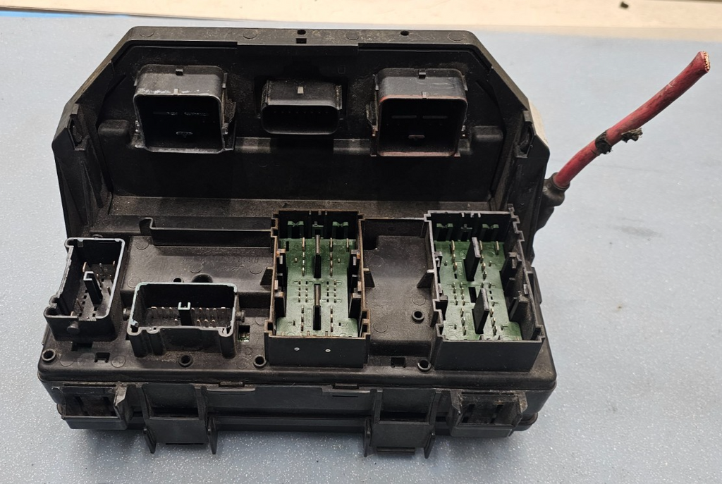 🔥2013 DODGE GRAND CARAVAN TOWN & COUNTRY TIPM FUSE BOX BCM POWER MODULE RELAY