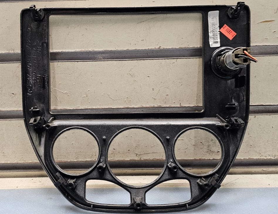🔥05-07 FOCUS FRONT CENTER DASH RADIO CLIMATE CONTROL BEZEL TRIM PANEL SILVER