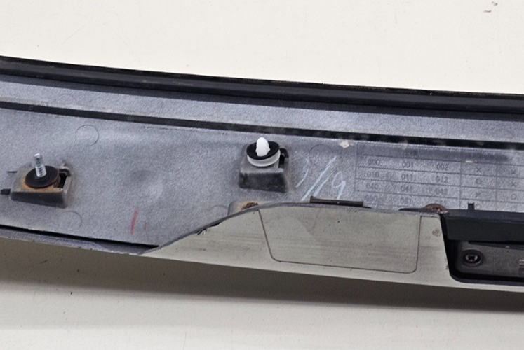 🔥2009-2013 SUBARU FORESTER REAR TAILGATE TRUNK MOLDING TRIM W/ BADGE GRAY OEM
