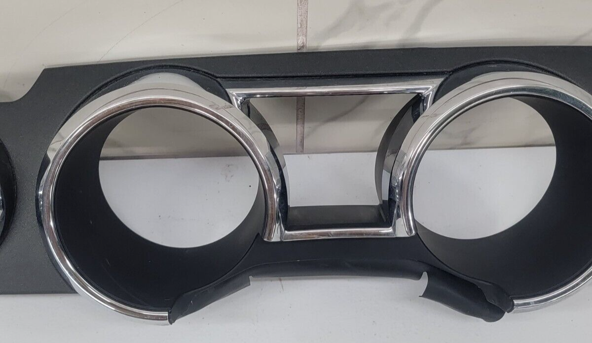 🔥05-09 Mustang Dash Instrument Cluster Bezel Speedometer Trim Chrome/Black C32