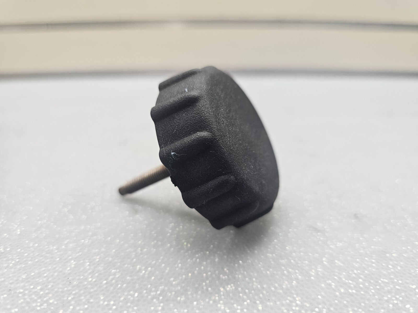 2005-2010 Jeep Grand Cherokee Roof Rack Cross Bar Knob Screw Clamp 2" Across OEM