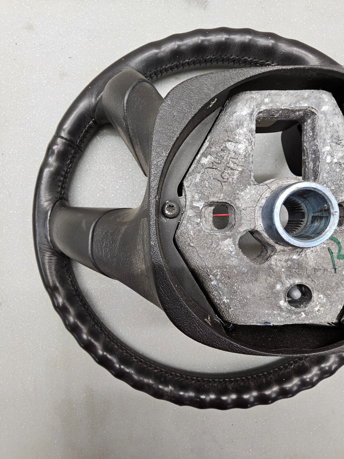 02-09 Trailblazer Envoy03-06 SILVERADO SIERRA YUKON STEERING WHEEL LEATHER BLACK