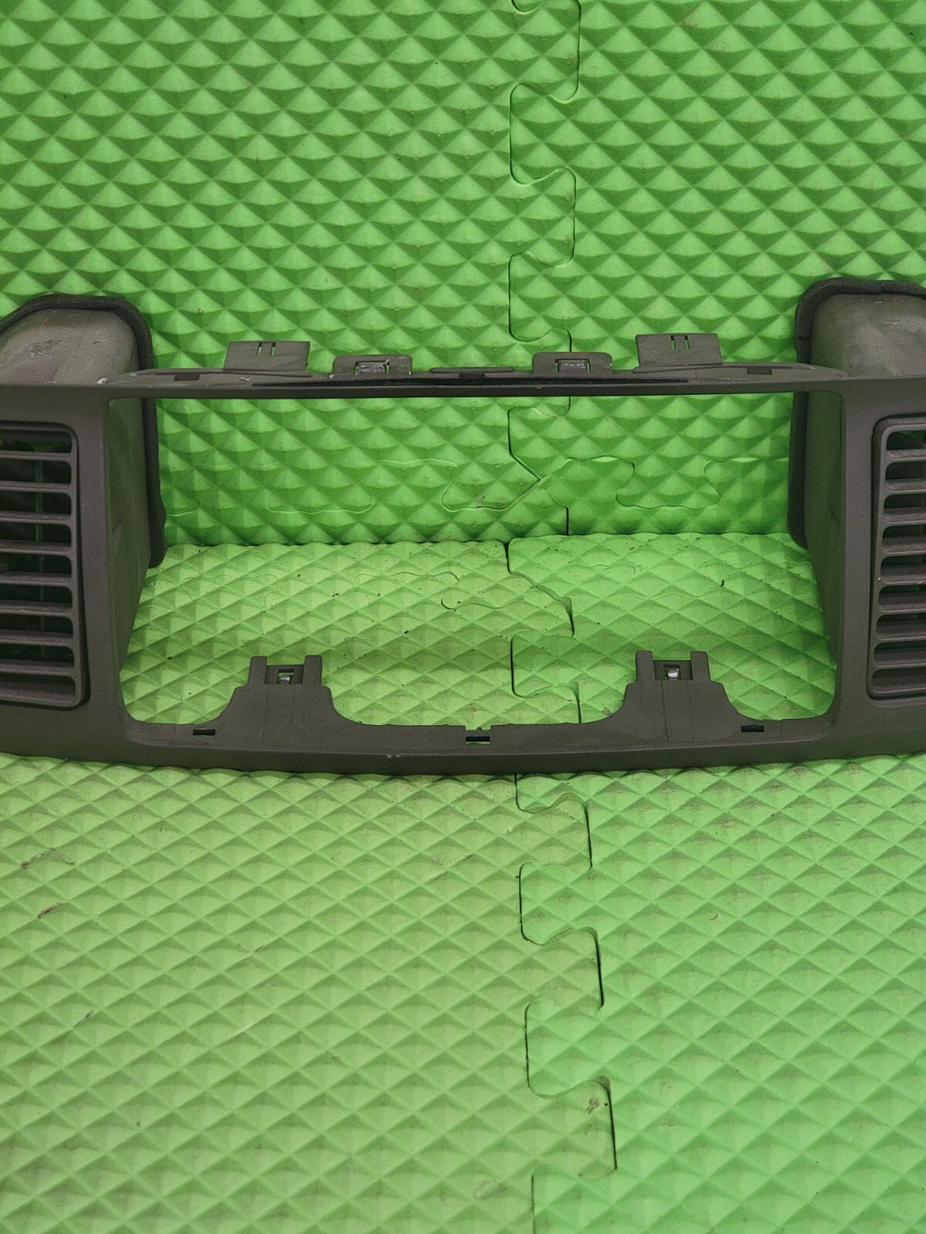 🔥03-08 TOYOTA COROLLA CENTER DASH RADIO BEZEL AIR AC VENT GRILL OEM TAN B28