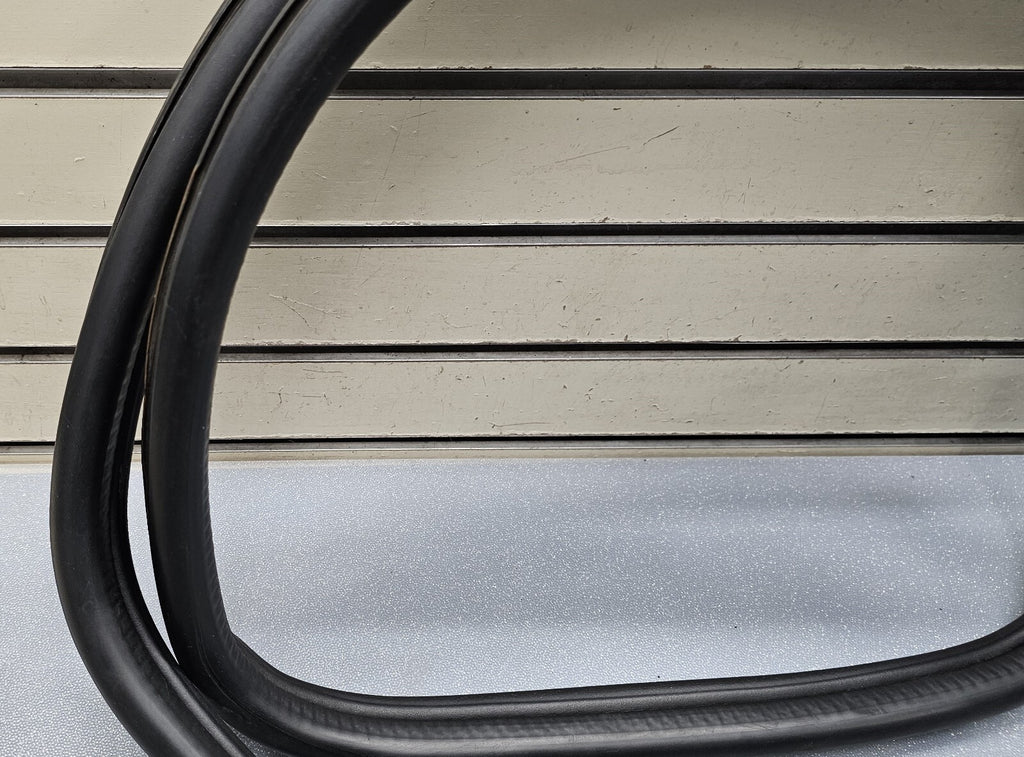 🔥08-12 Ford Escape Liftgate Tailgate Glass Surround Weatherstrip Seal Rubber