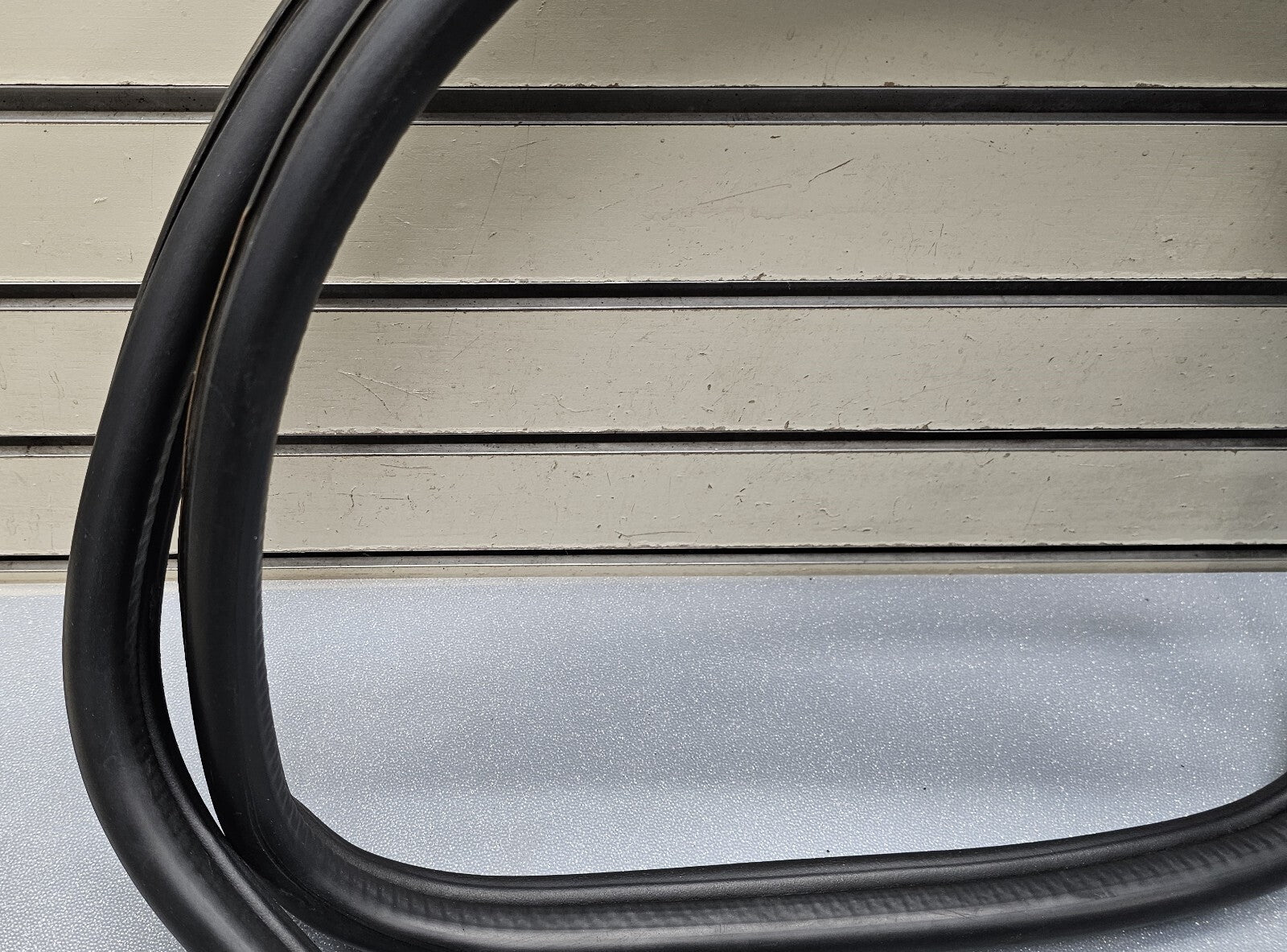 🔥08-12 Ford Escape Liftgate Tailgate Glass Surround Weatherstrip Seal Rubber