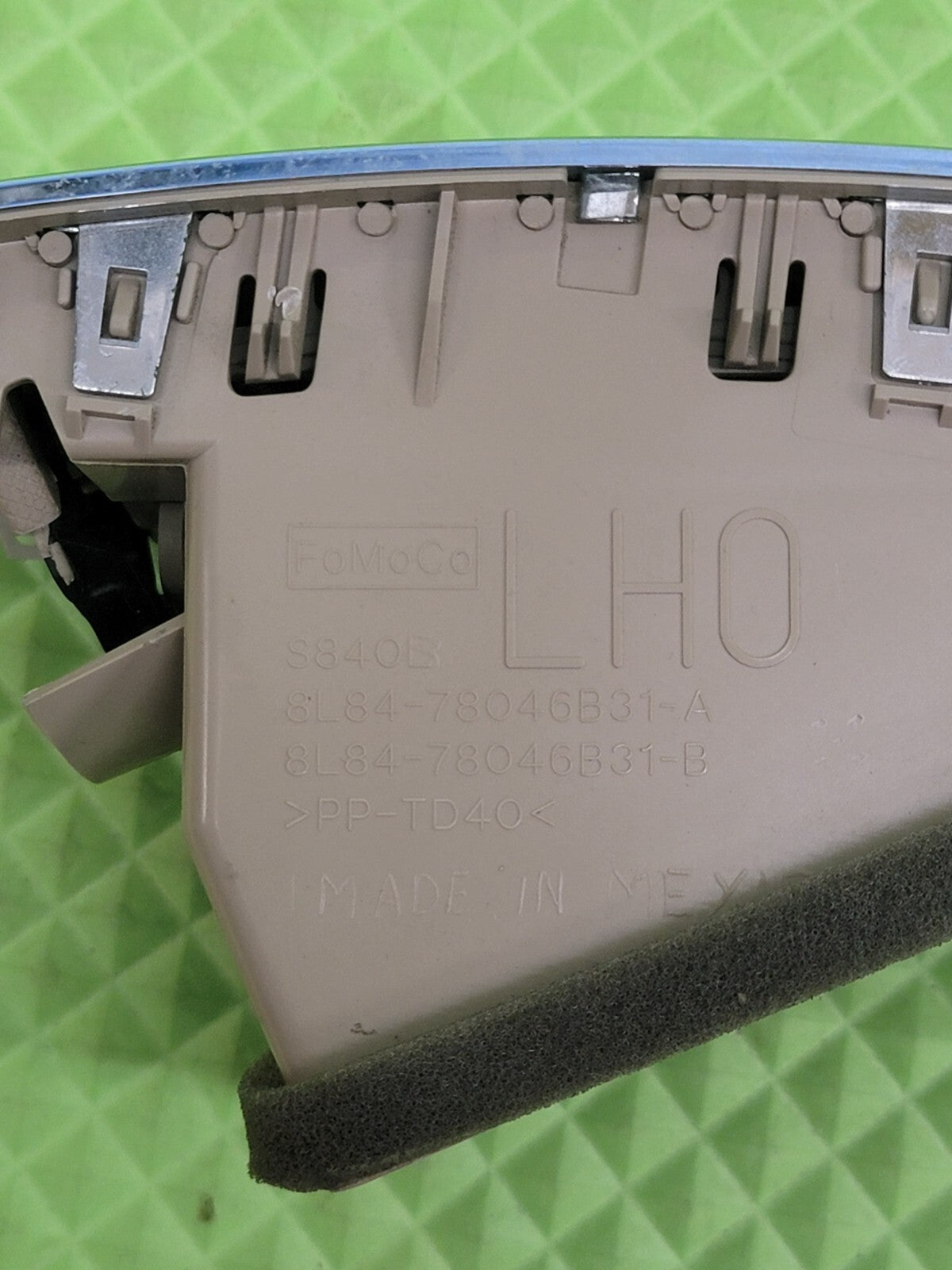 🔥2008-2012 Ford Escape Driver Left Front Air Dash Vent TAN VT9