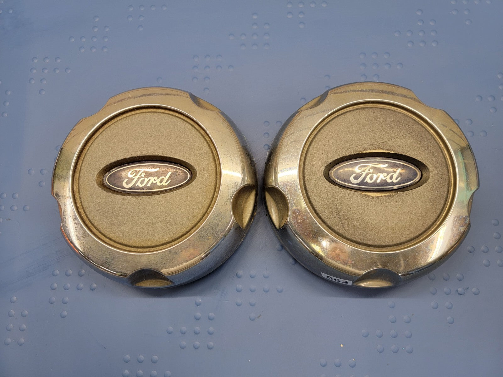 2002 - 2008 Ford Explorer wheel Center Hub Caps Set OEM