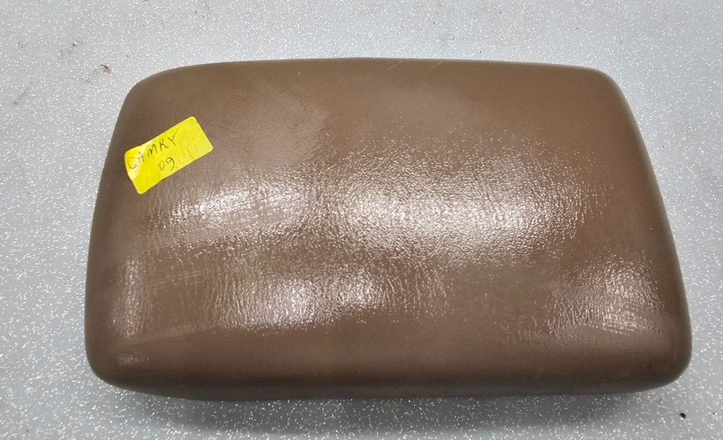 🔥07-11 TOYOTA CAMRY CENTER CONSOLE LID ARM REST COVER TOP PAD ASSEMBLY TAN OEM