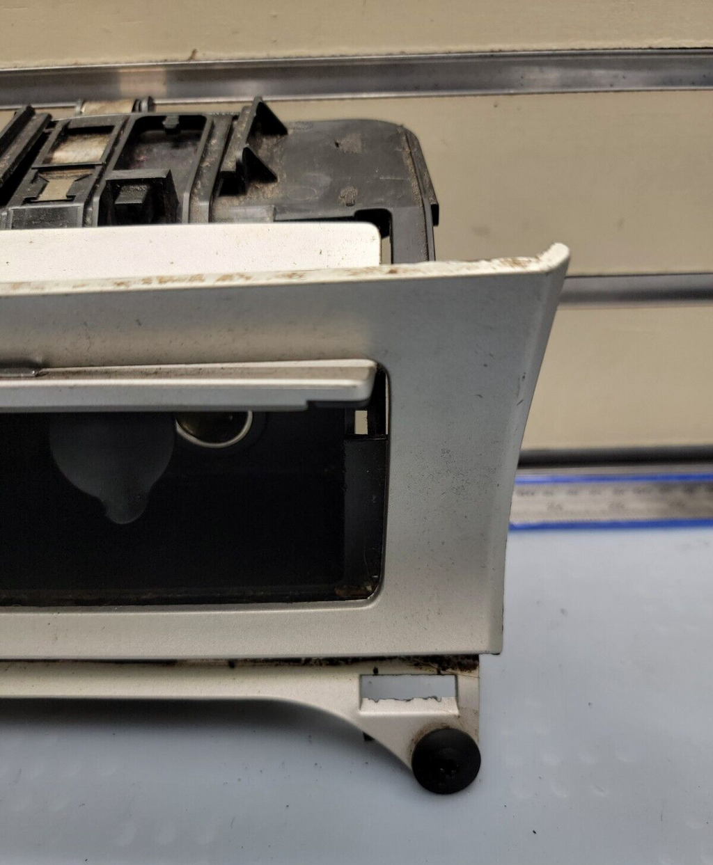 🔥07-10 Lincoln MKX Interior Dash Storage Compartment Assembly Bezel Light Gray