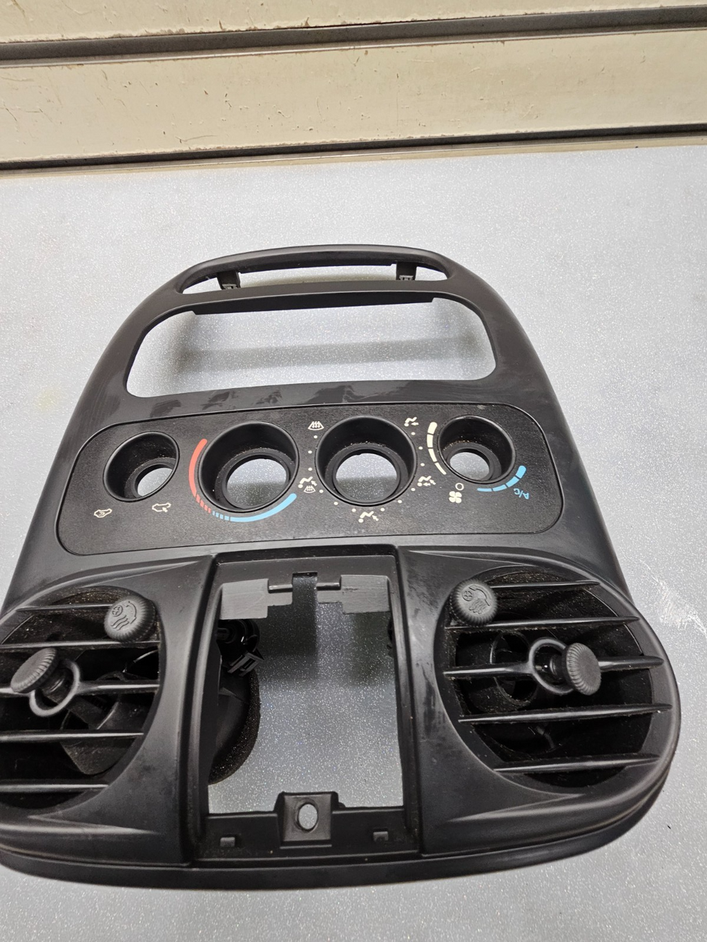 🔥01-05 Chrysler PT CRUISER Dash Radio Bezel Climate Trim Panel BLACK B17
