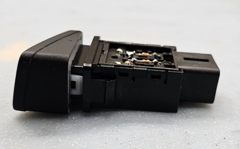 🔥05-06 Hyundai Tucson Rear Defrosted Defroster Heater Control Switch Button