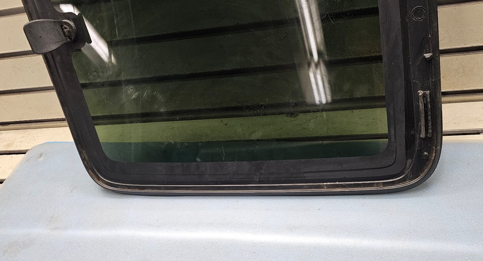 🔥99-06 CHEVY SILVERADO GMC 2D EXT CAB RIGHT PASSENGER REAR QUARTER GLASS WINDOW