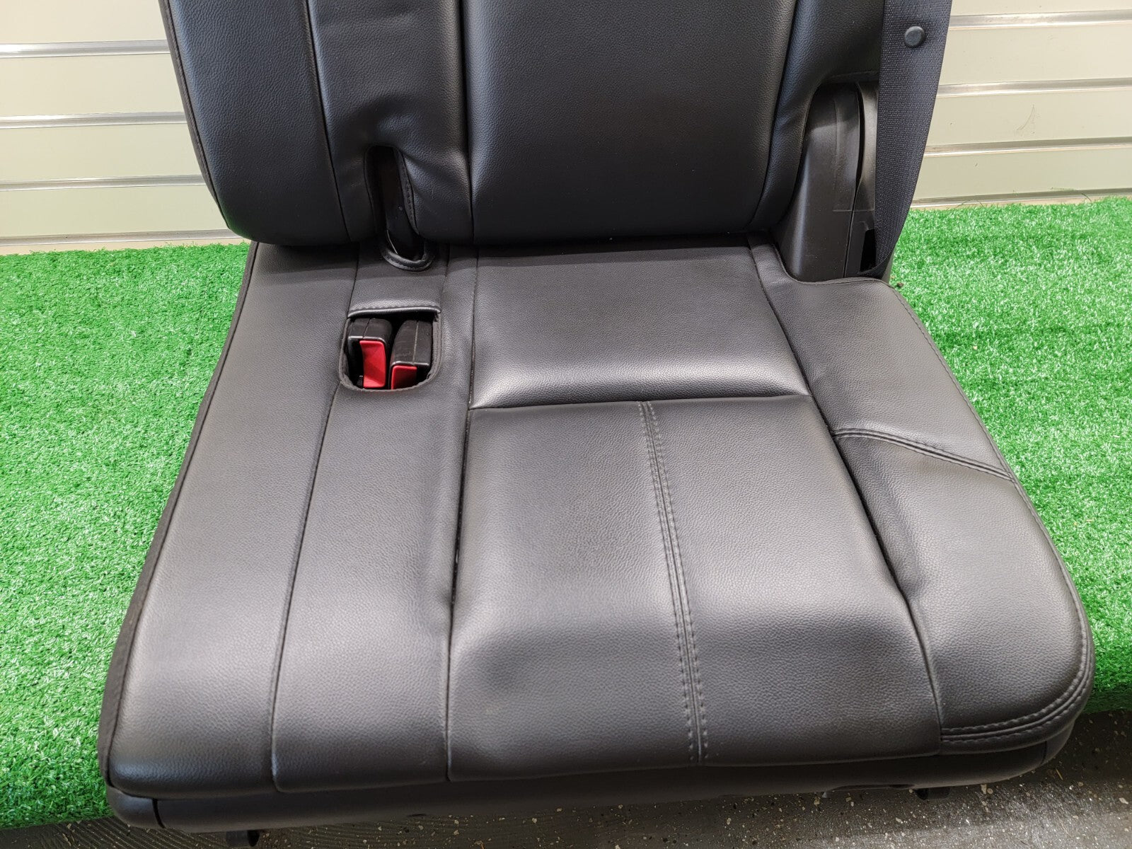 07-14 Escalade Suburban Tahoe Yukon Third 3rd Row Seat Leather RIGHT black