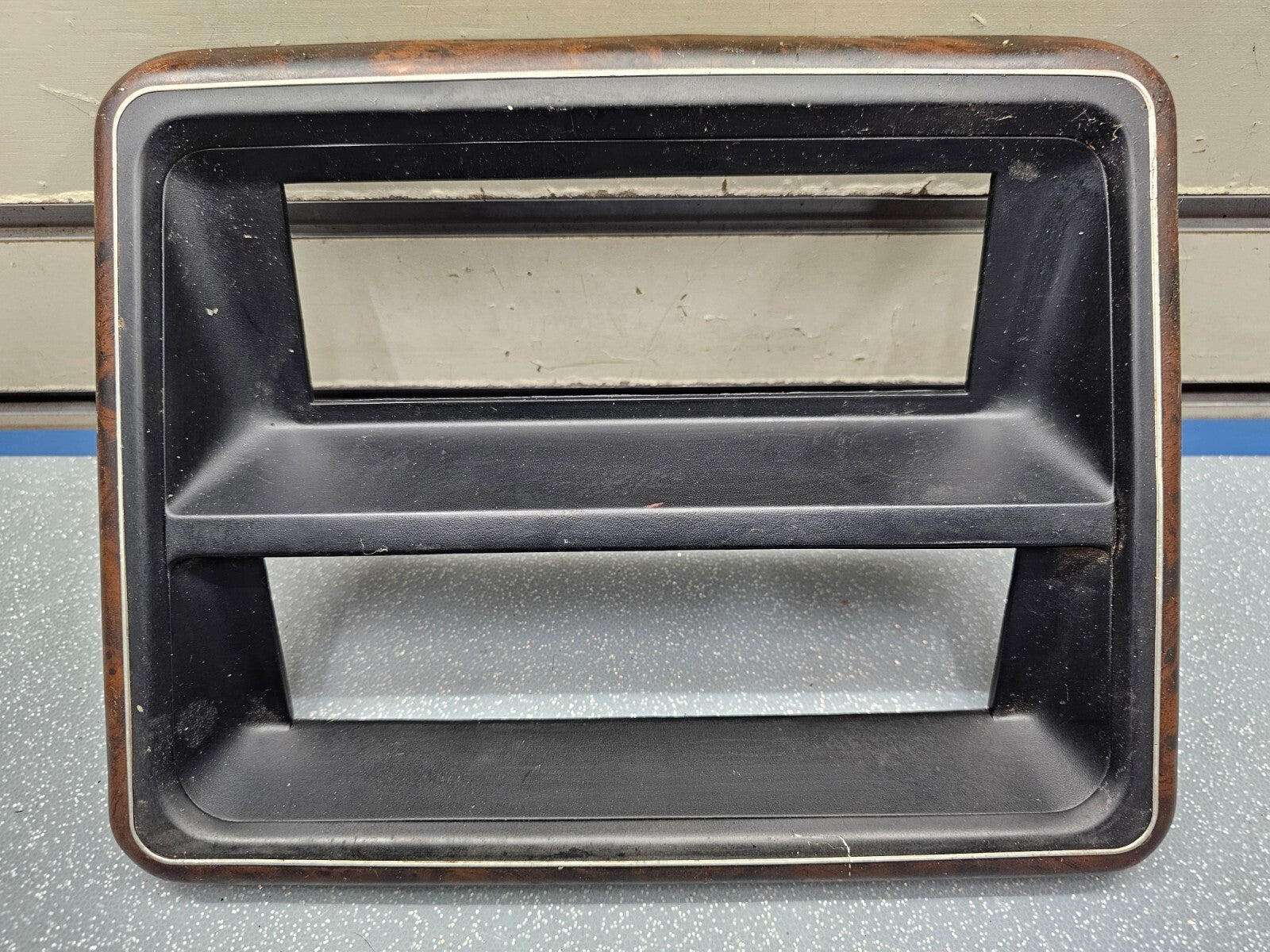 87-91 Ford F150 F250 Bronco Center Dash Radio Stereo Bezel Trim Panel Wood/Black