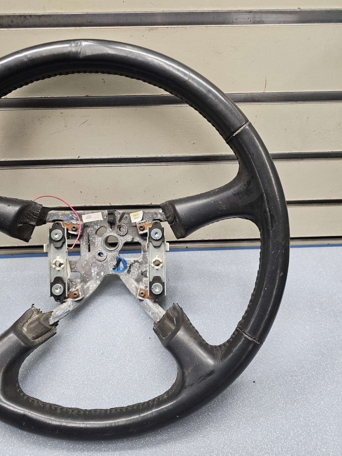 99-02 Chevy Silverado Tahoe Suburban Blazer SONOMA Steering Wheel Leather black