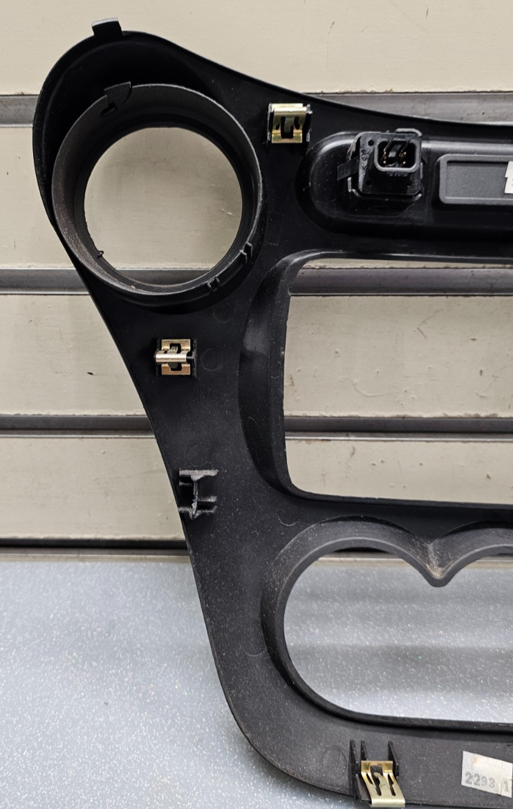 🔥03-07 Saturn Ion Dash Radio AC Climate Control Bezel Assembly Trim Panel BLACK