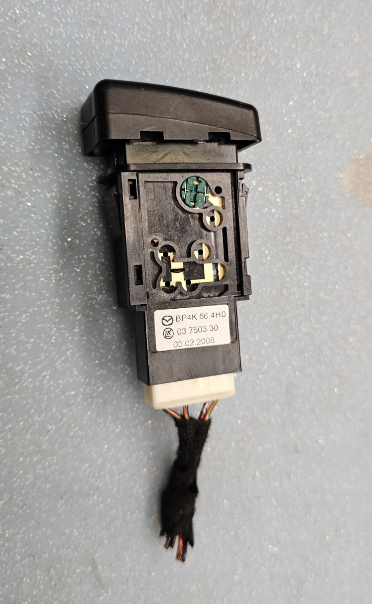 🔥04-09 Mazda3 Mazda 3 Hazard Warning Switch Emergency Flasher Light Assembly