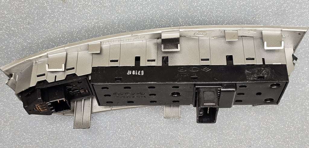 🔥05-10 SPORTAGE LEFT DRIVER MASTER POWER WINDOW SWITCH CONTROL ASSEMBLY SILVER