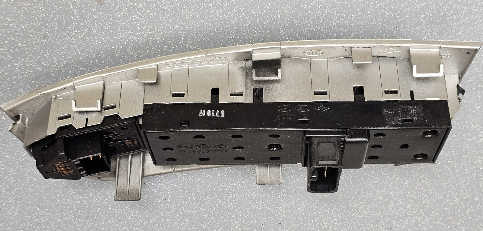 🔥05-10 SPORTAGE LEFT DRIVER MASTER POWER WINDOW SWITCH CONTROL ASSEMBLY SILVER