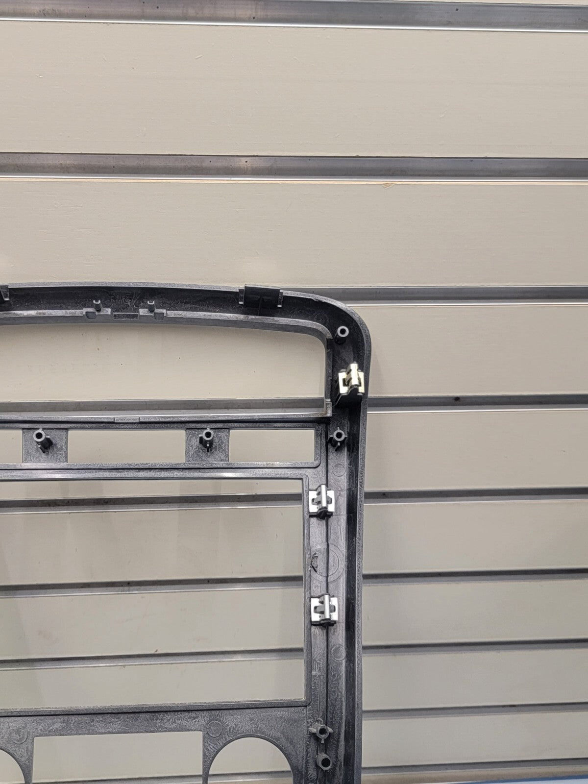 07-09 Chevrolet Equinox Center Dash Radio Climate Bezel Surround Trim silver