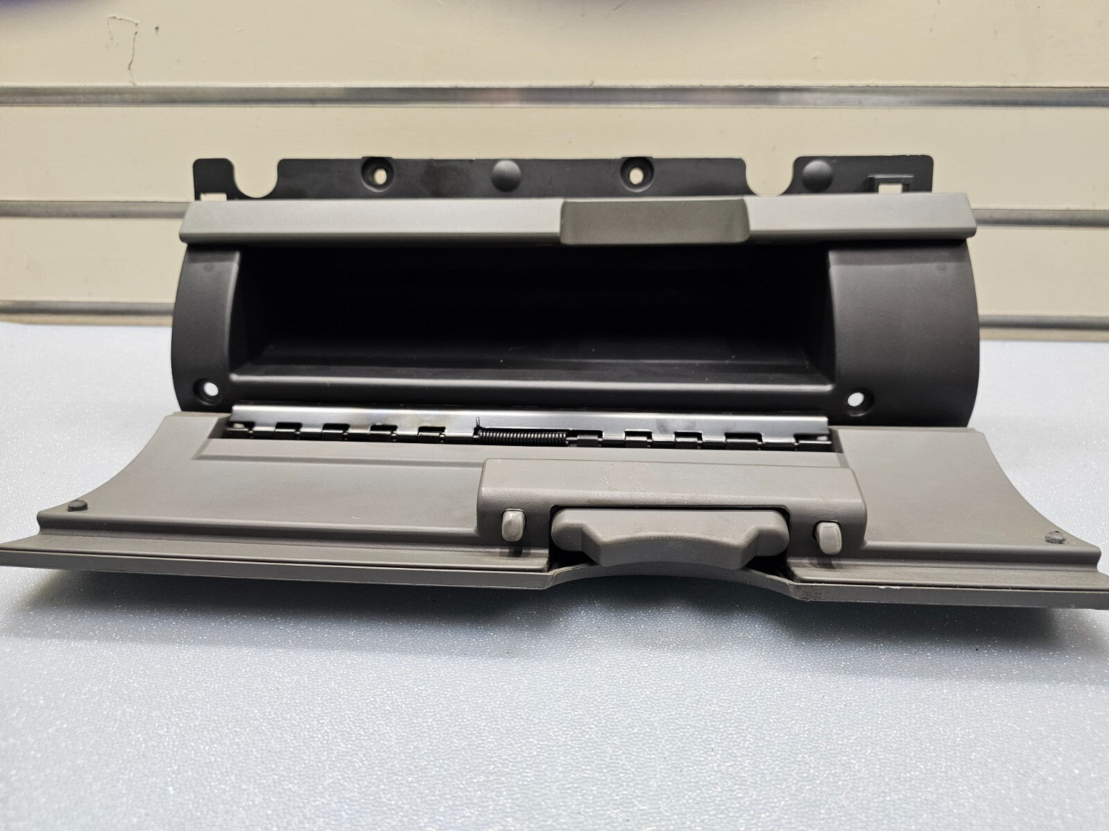 🔥05-12 Pathfinder 05-19 Frontier Upper Glove Box Compartment Assembly Black OEM