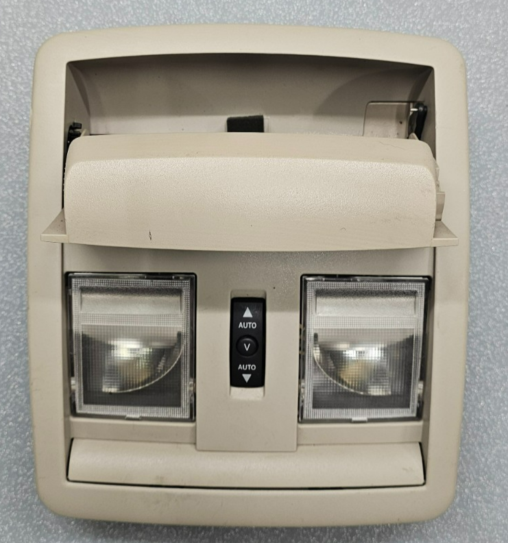 🔥05-10 Grand Cherokee Overhead Console Dome Map Light Lamp Compartment Tan