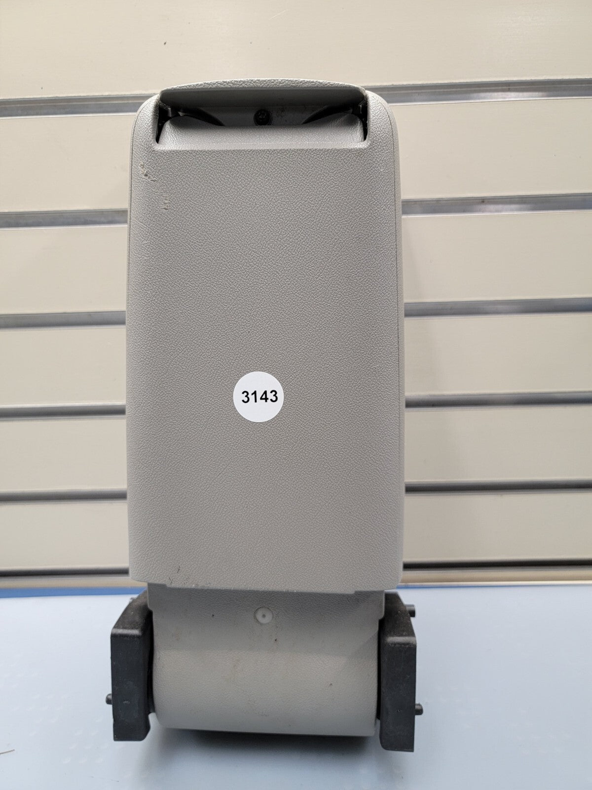 🔥1999 - 2003 Mitsubishi Galant Center Console Armrest Lid Cover OEM gray