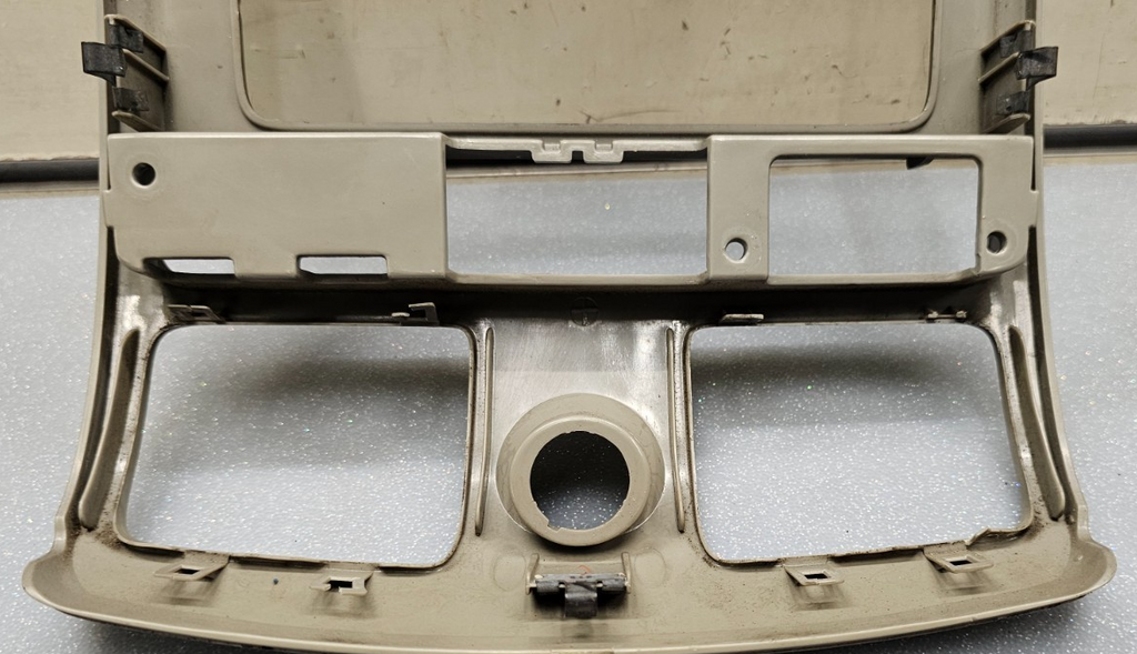🔥04-12 COLORADO CANYON CENTER DASH FM RADIO STEREO DISPLAY BEZEL PANEL SILVER