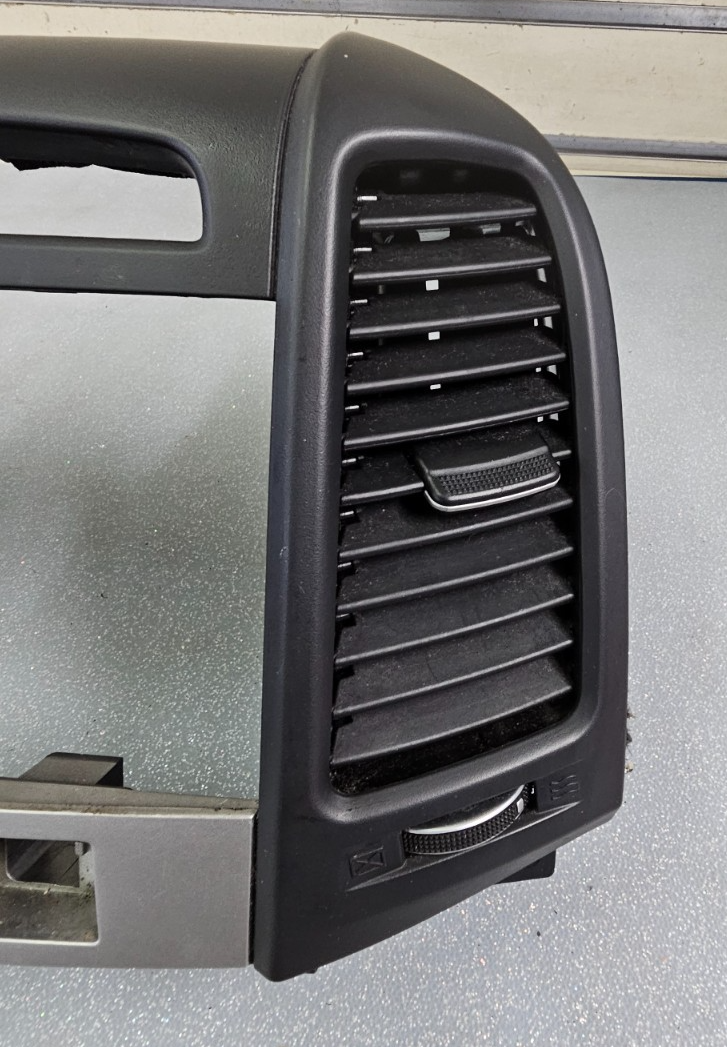 🔥10-12 Hyundai Santa Fe Dash Radio Surround Bezel Climate Trim Panel  Gray
