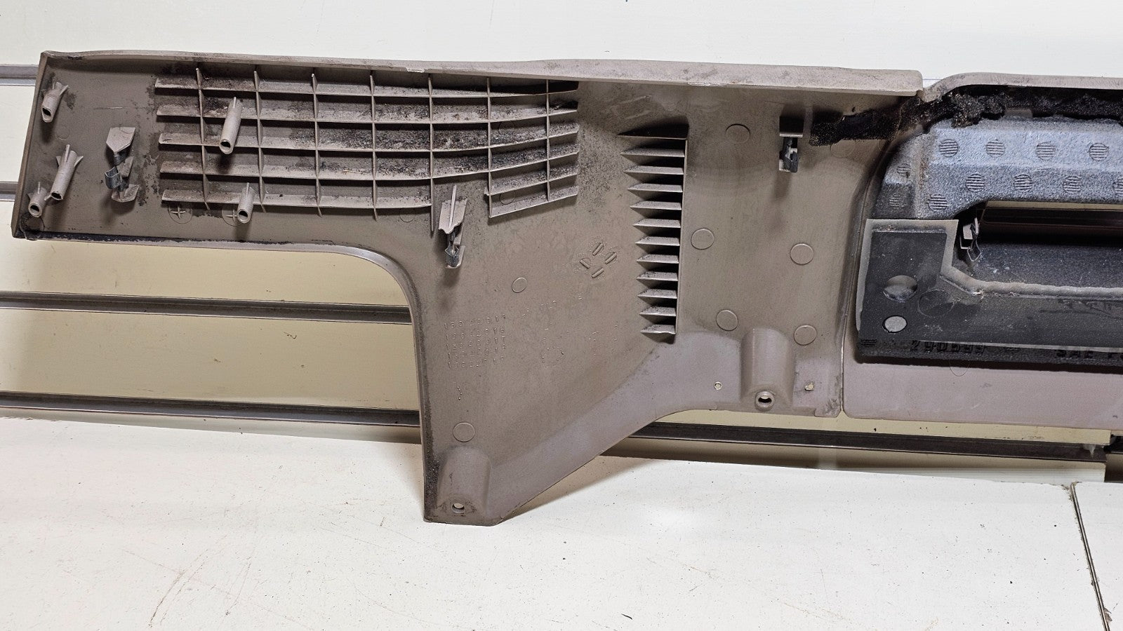 🔥95-99 CHEVY GMC TRUCK CK INSTRUMENT PANEL DASH KNEE BOLSTER PANEL TAN OEM