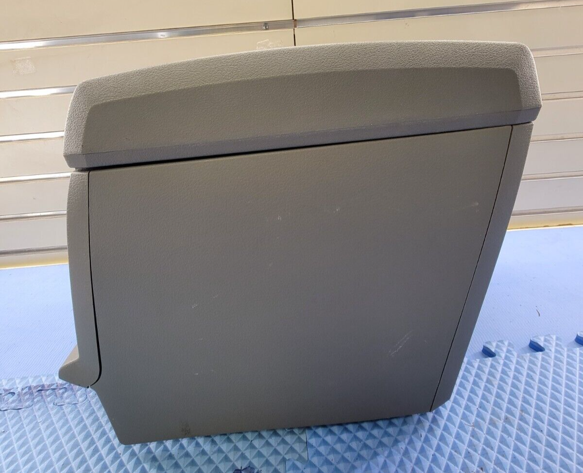 🔥08-10 Chrysler Town Country Grand Caravan Center Console Dash Cup Holder OEM