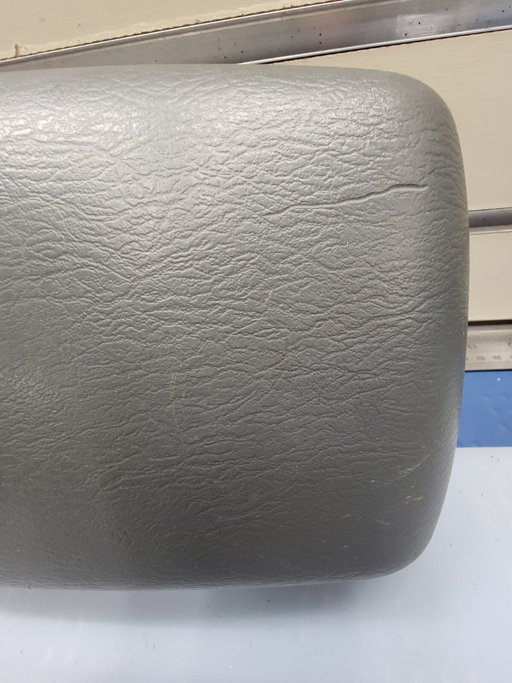 🔥2002-2007 Jeep Liberty Center Console Arm Rest Lid DARK GRAY OEM