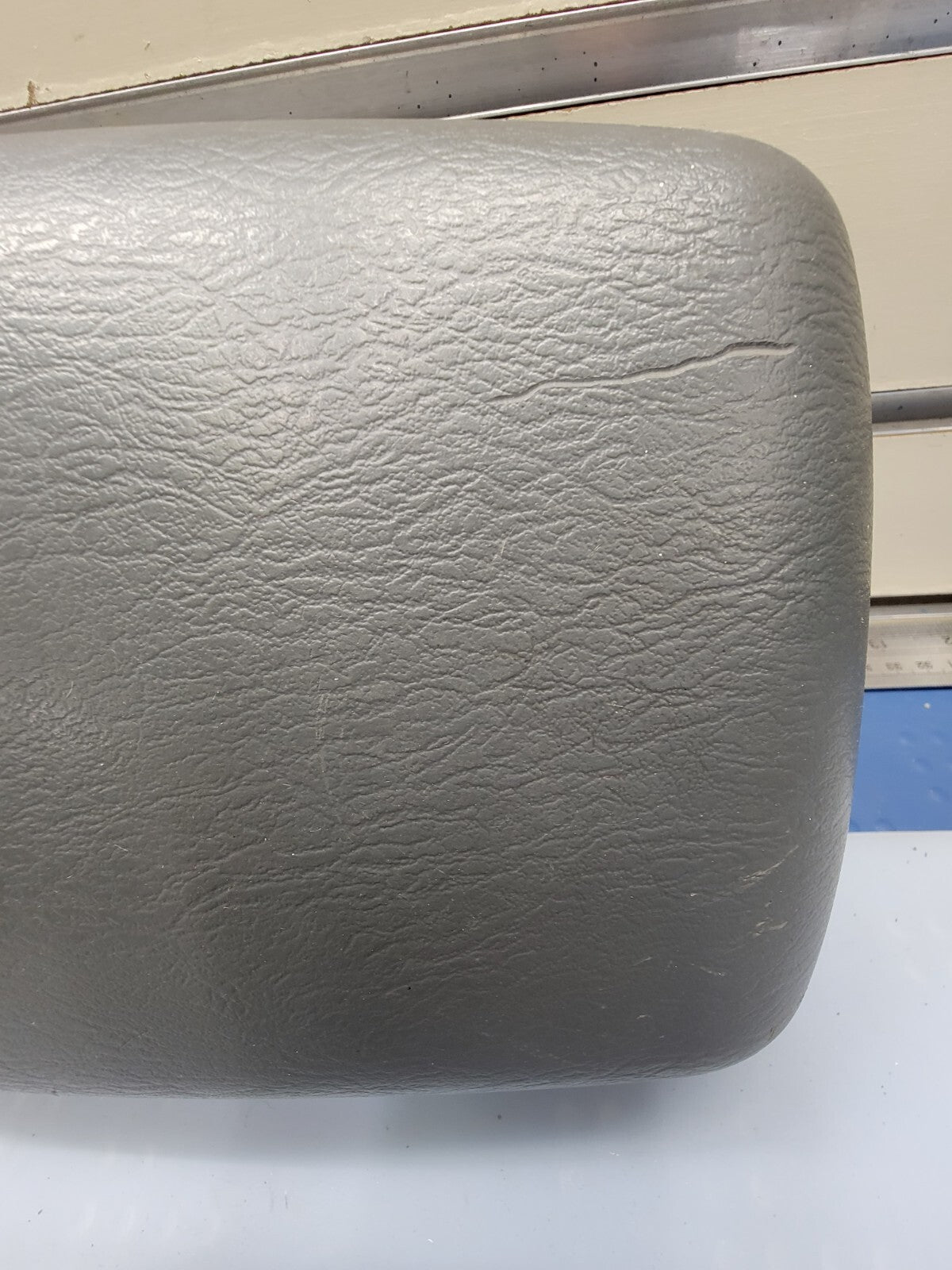 🔥2002-2007 Jeep Liberty Center Console Arm Rest Lid DARK GRAY OEM