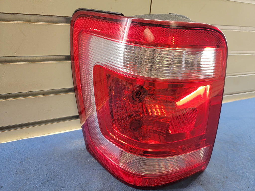 🔥2008-2012 Ford Escape left Hand driver Side Rear Tail Light Lamp Genuine OEM