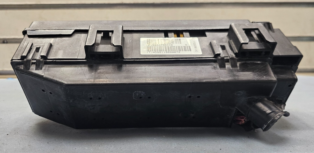 🔥2006 Commander Grand Cherokee 3.7L Engine HOOD FUSE Relay BOX Release Cover