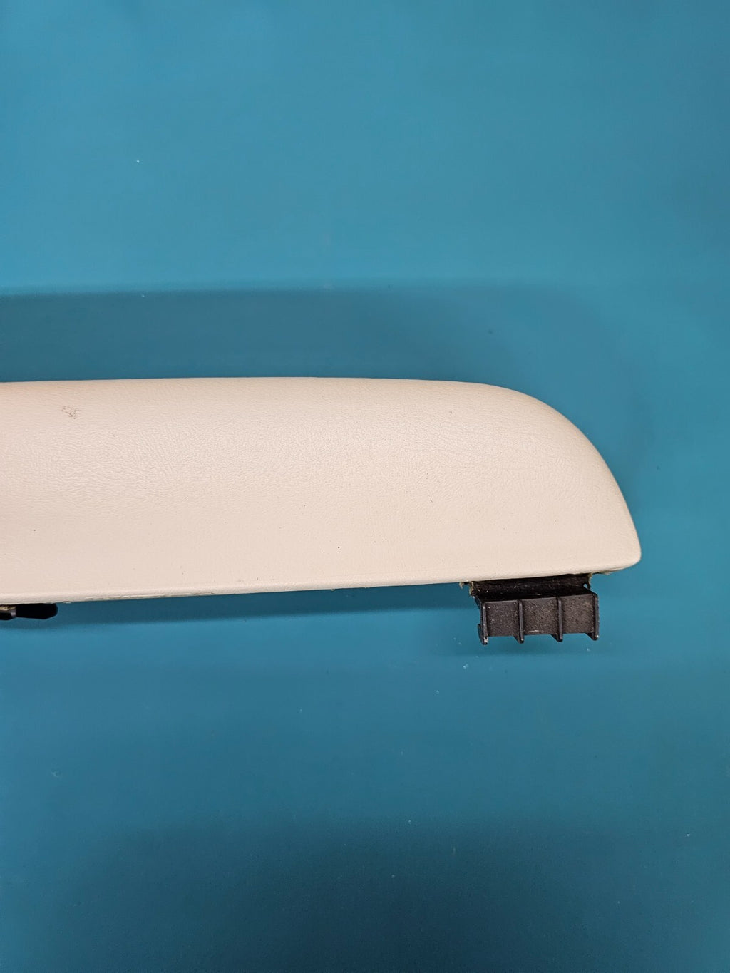 🔥99-06 Silverado SIERRA TAHOE Door Panel ARMREST Rear LEFT Handle LIGHT TAN H3