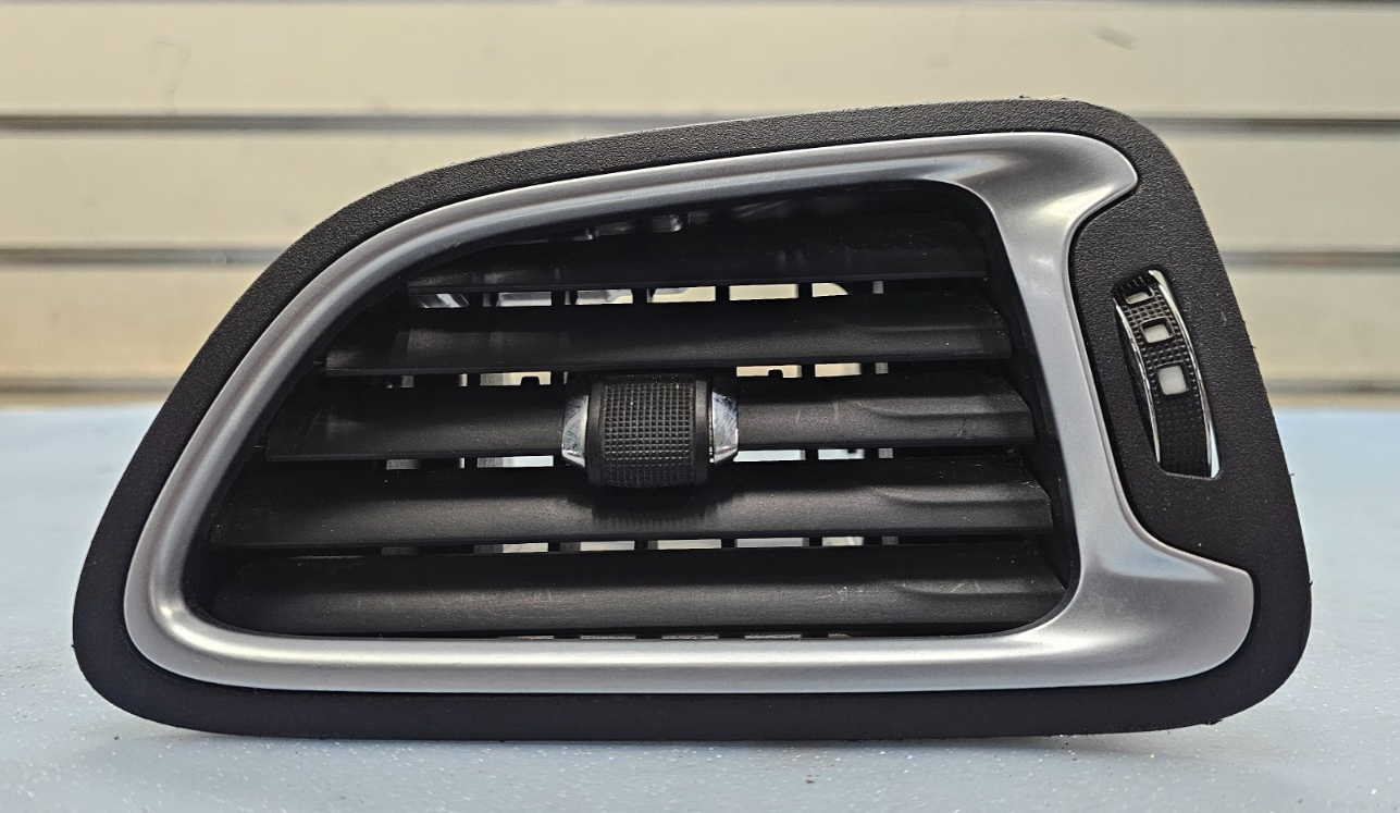 🔥15-17 CHRYSLER 200 DASH RIGHT PASSENGER AIR AC VENT HEATER PANEL BLACK/SILVER