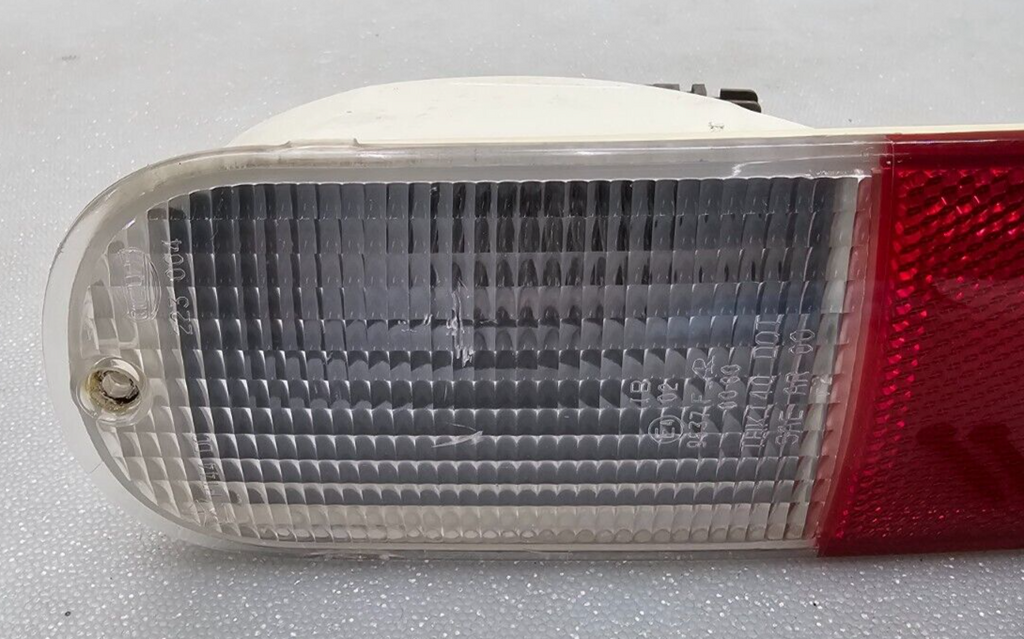 🔥01-05 Chrysler PT Cruiser Rear Right/Left Reverse Backup Light Lamp Assembly