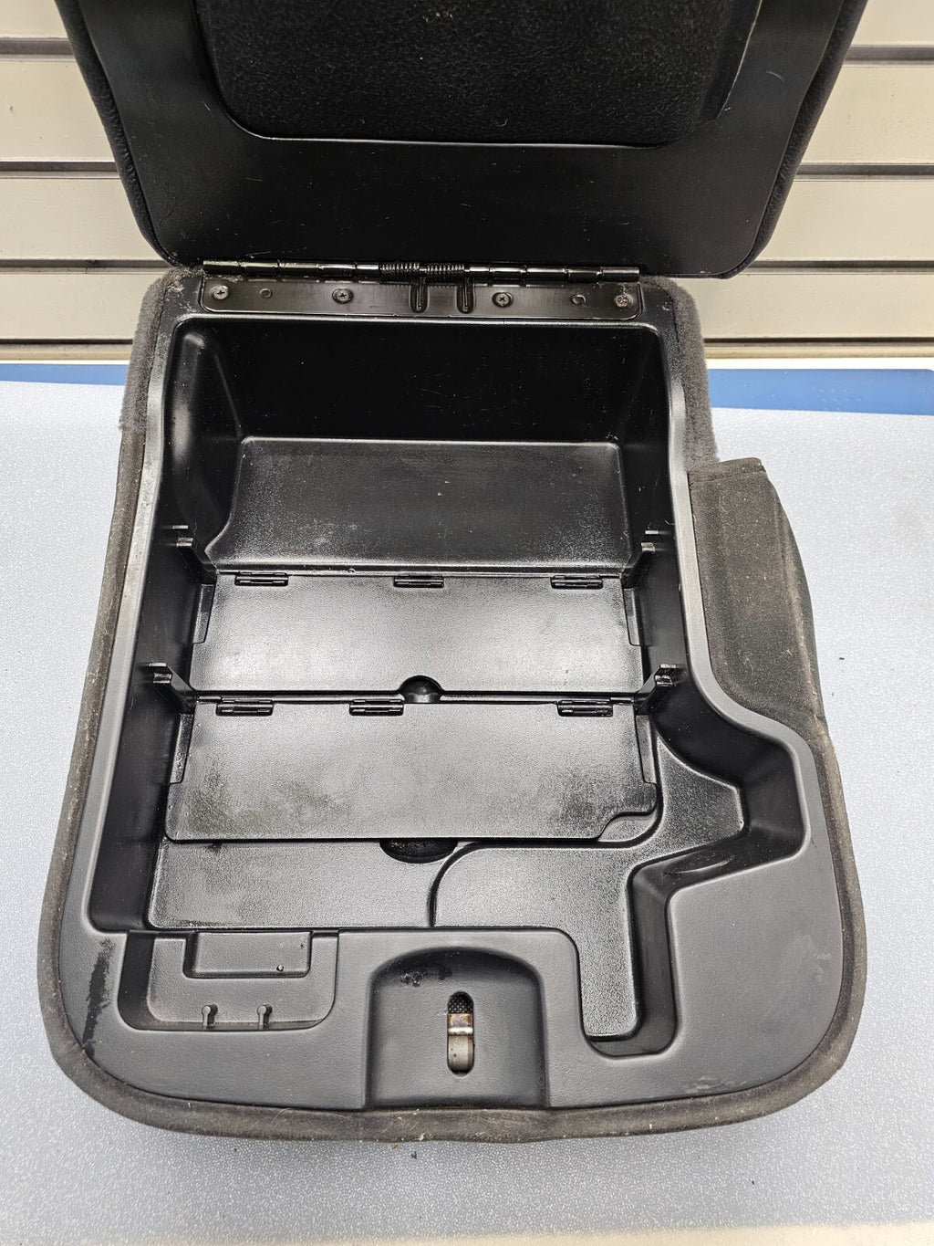 🔥02-08 Dodge RAM Center Console Jump Seat ARMREST Lid Leather/Cloth Black JS7
