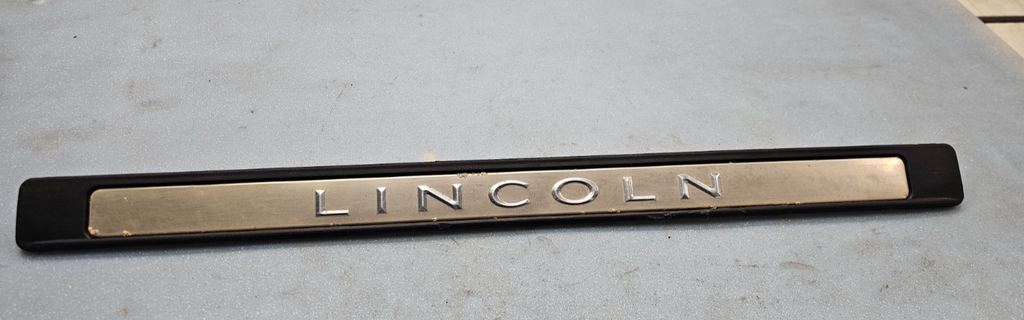🔥2003-2011 Lincoln Town Car OEM Genuine Interior Trim Door Sill Plate