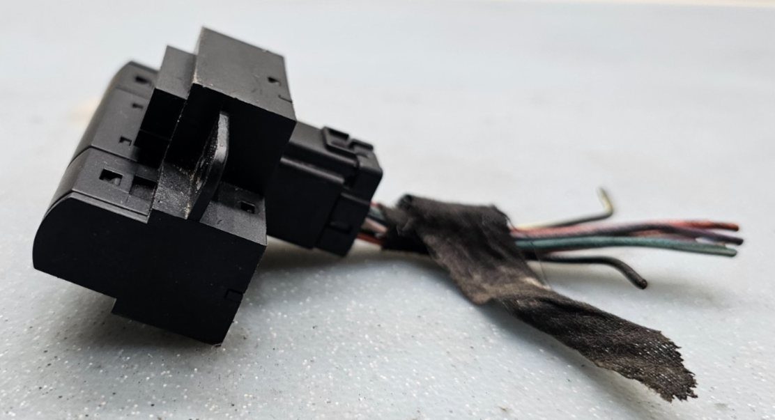 🔥05-10 Chrysler 300 Grand Caravan Hazard Warning Light Control Switch Assembly