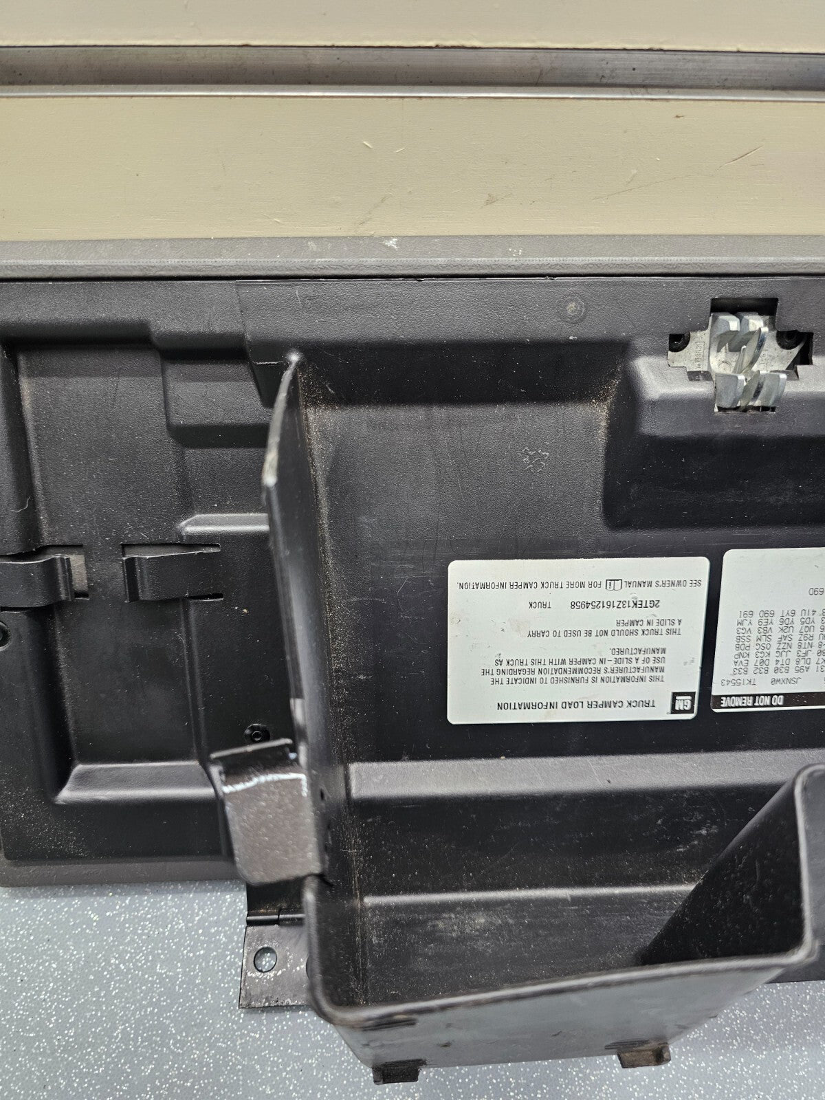 🔥99-06 SILVERADO SIERRA Dash GLOVE BOX Storage Compartment Assembly GRAY G3