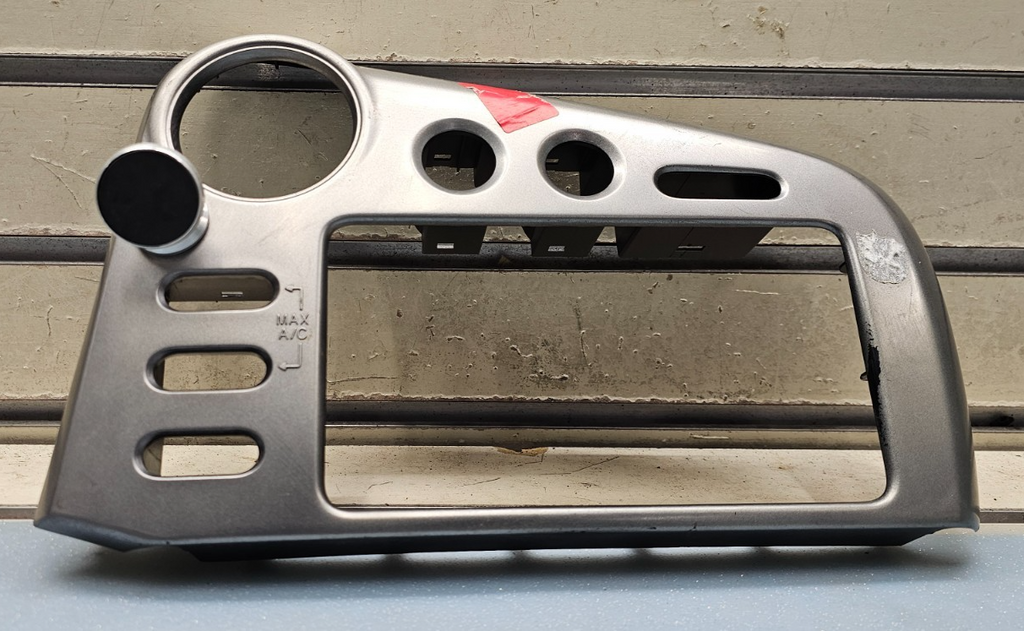 🔥2003-2008 Toyota MATRIX / Pontiac VIBE Center Dash Radio Bezel Trim Silver B26