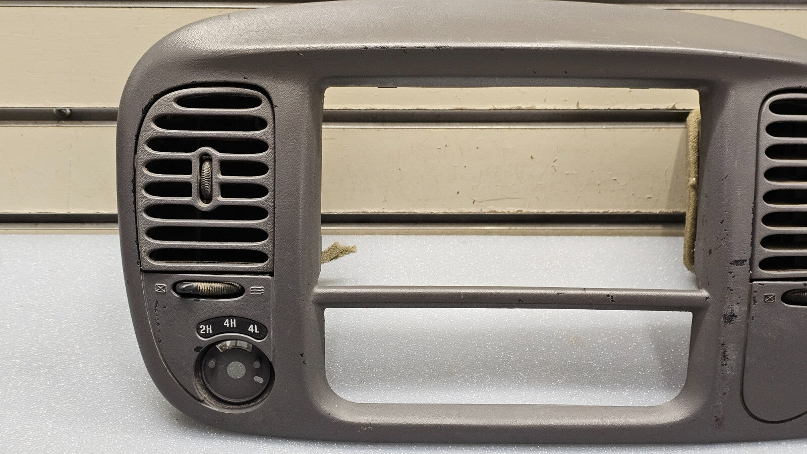 🔥97-03 Ford F150 Center Dash Radio Climate BEZEL Trim Panel 🔴A4WD GRAY B1