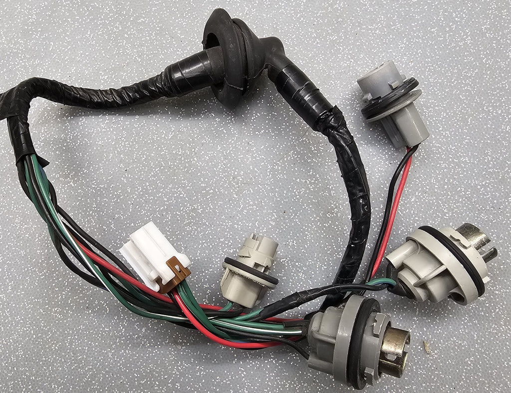 04-07 Galant Left Rear Tail Brake Light Wiring Connector Harness Socket Assembly